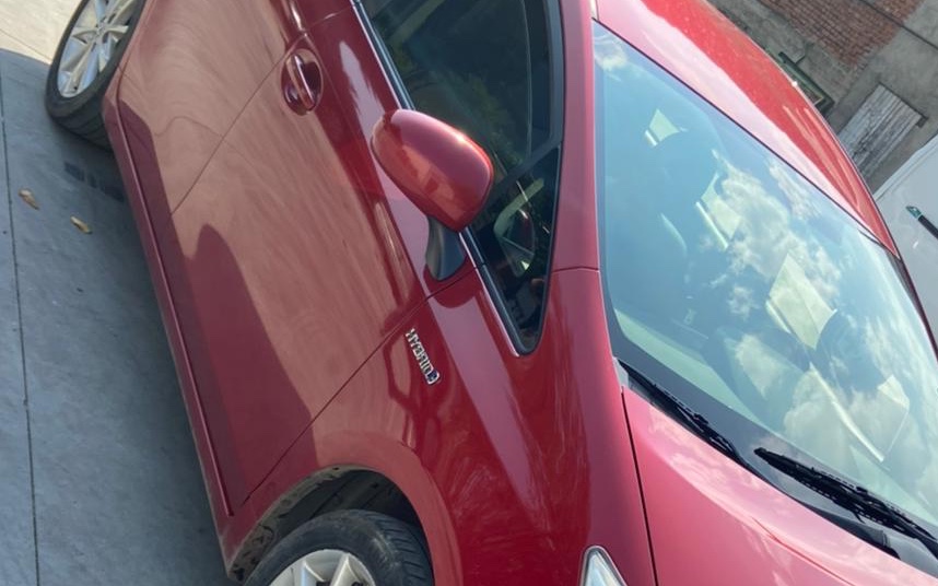 Toyota Prius V